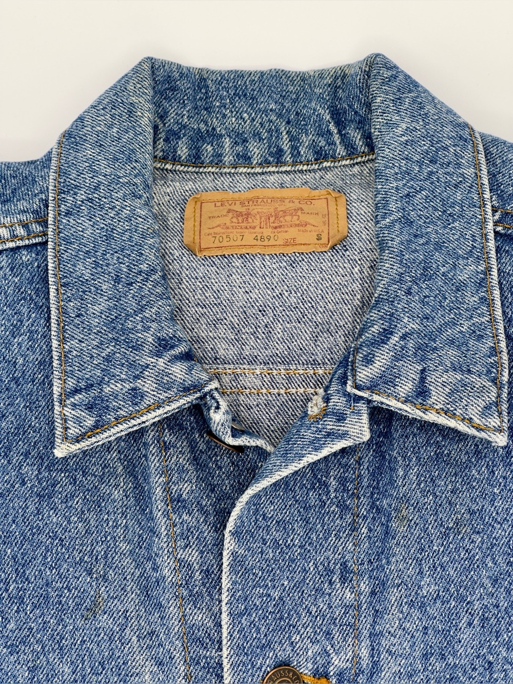 Vintage 80s Levi’s 70507 Denim Trucker Jacket Shoot Alaska Film Logo Small - Picture 3 of 14